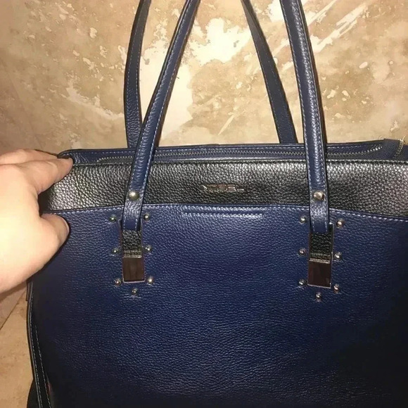 European Leather Bag Nobel paid 300$ - Picture 7 of 8